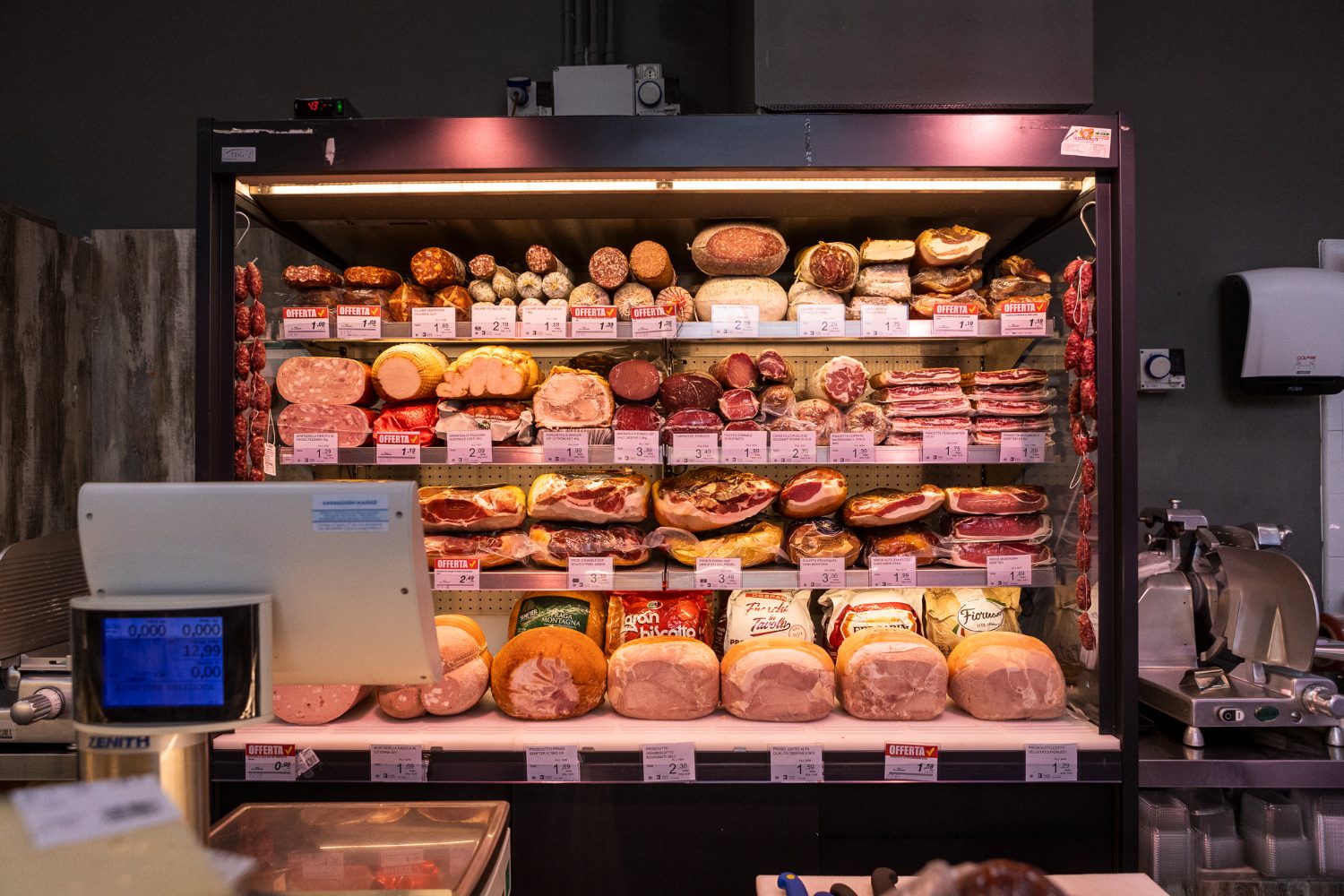 Banco salumi Despar Corvaro